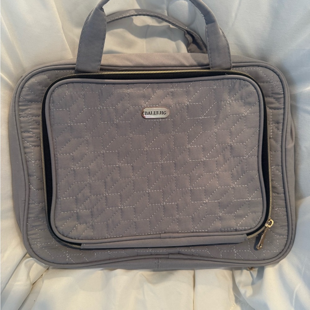 Baggallini Gray Quilted Men's Bag